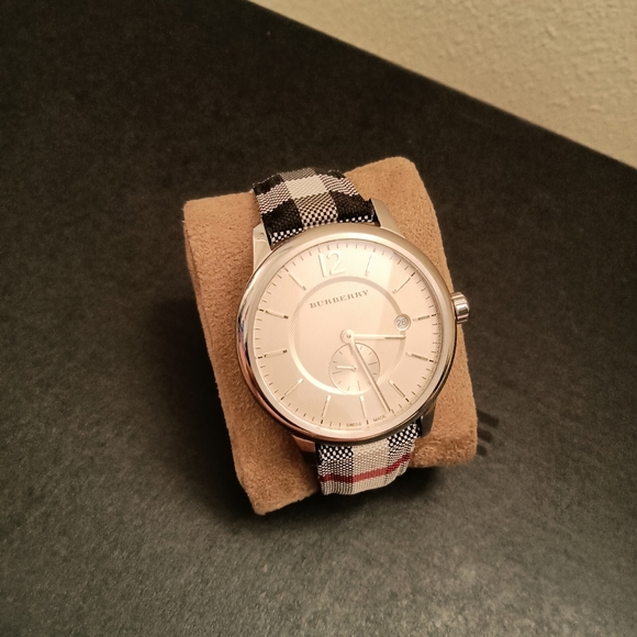 Burberry Watch - Picture 3 of 4